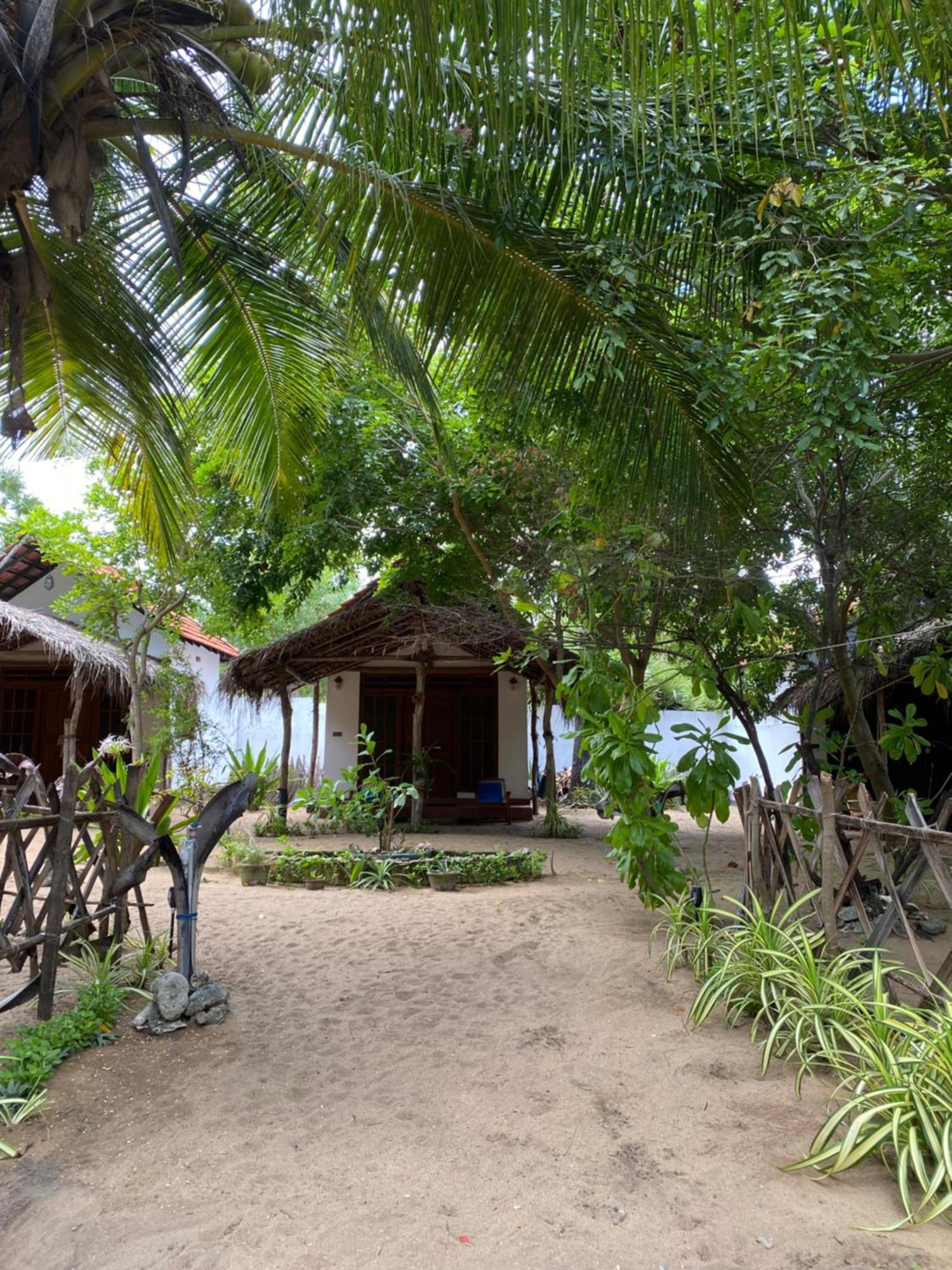 Отель Margarita Kitesurfing School Sri Lanka Калпития Экстерьер фото